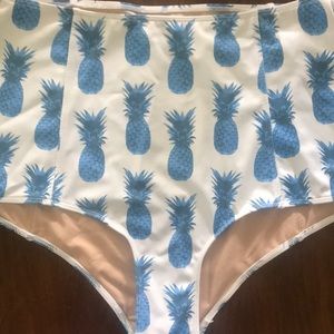 *SOLD* Kortni jeane pineapple print bottoms.